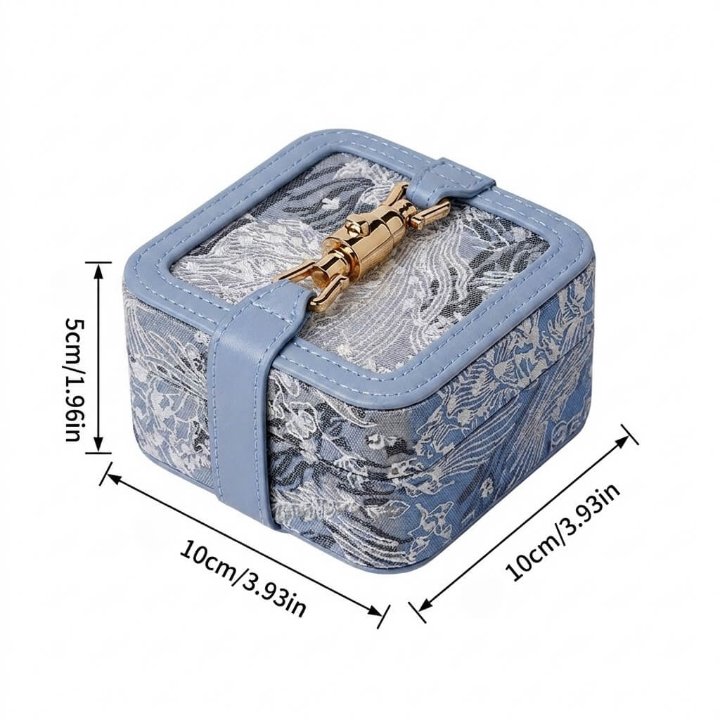 Mini lock clasp jewelry box dimensions – 10 x 10 x 5cm, closed front view